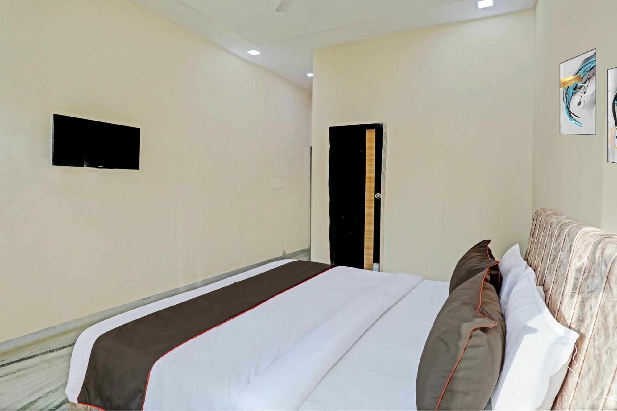 Collection O The Galaxy Resort Nathdwara Bagian luar foto