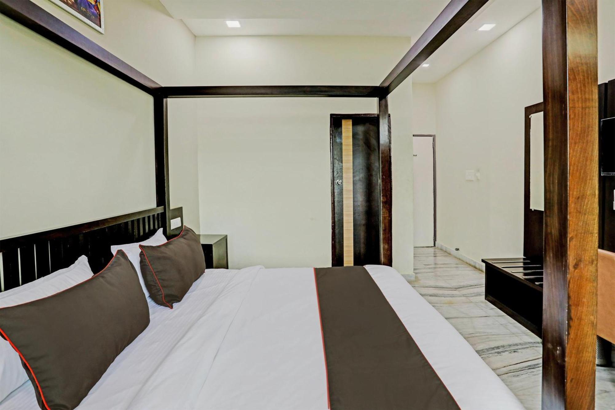 Collection O The Galaxy Resort Nathdwara Bagian luar foto